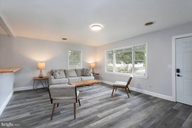 $2,400 | 222 West Dover Street, Easton, MD 21601