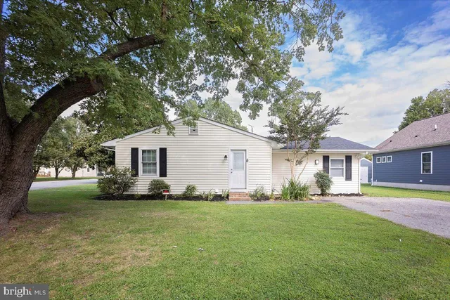 $2,400 | 222 West Dover Street, Easton, MD 21601