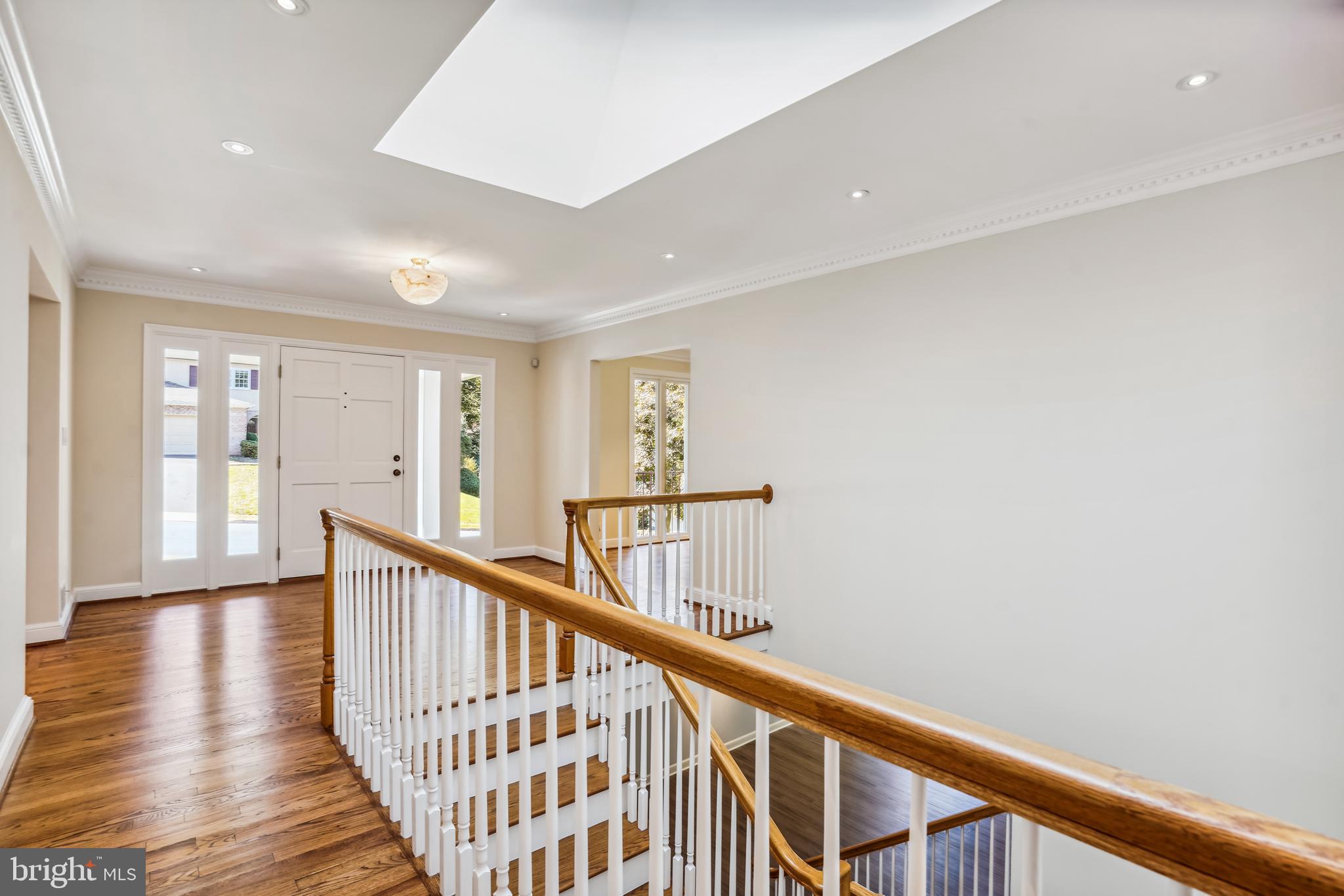 4119 North Ridgeview Road McLean, VA 22101 - Photo 22 of 56 Foyer and hallway, main level.