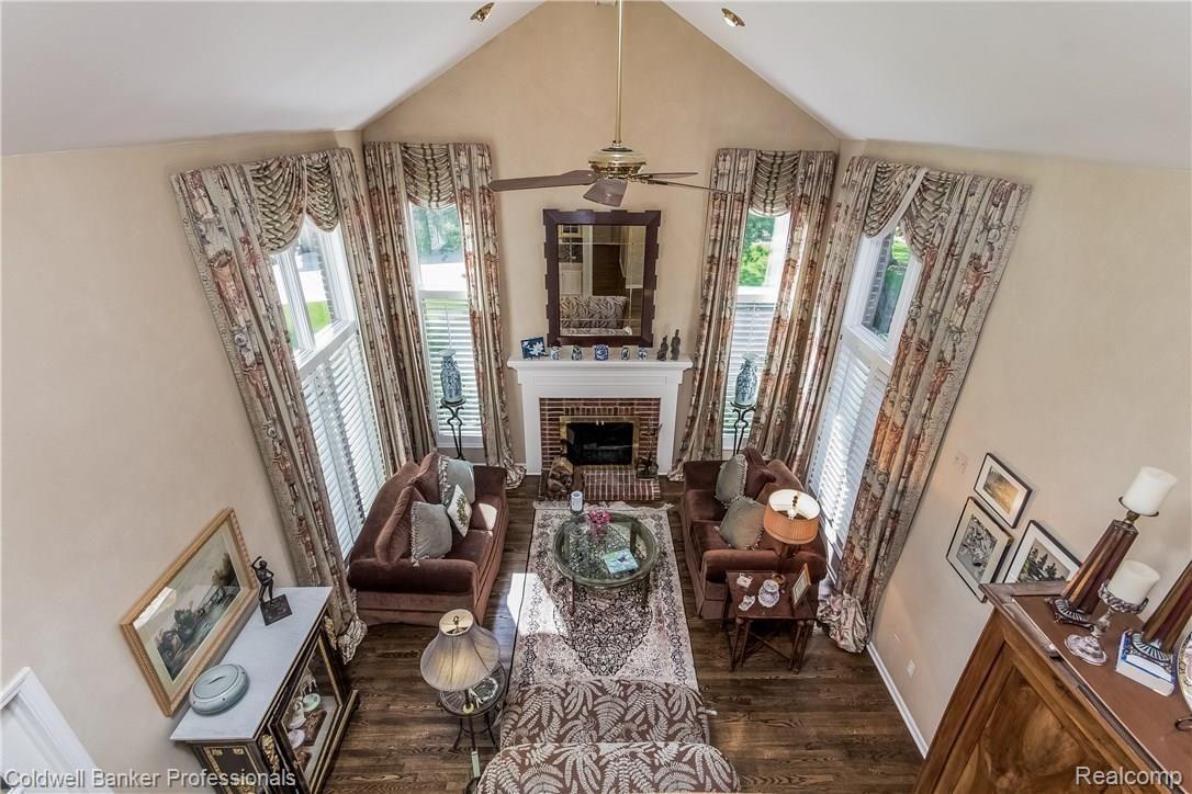 1425 Pebble Ridge Drive Rochester, MI 48307 - Photo 9 of 43 019-Truly_a_Great_Room_-1829959-large.jpg
