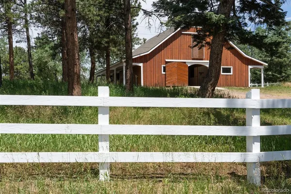 a view of an entryway with staircase