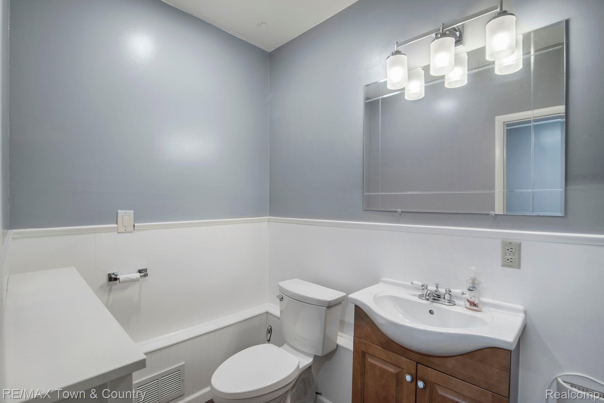 611 Morrish Road Flushing, MI 48433 - Photo 20 of 51 Gallery Image 20