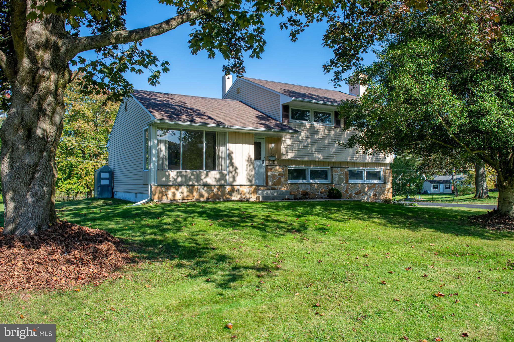 509 Lakeside Drive Exton, PA 19341 - Photo 1 of 41 Quiet Meadowbrook Neighborhood
