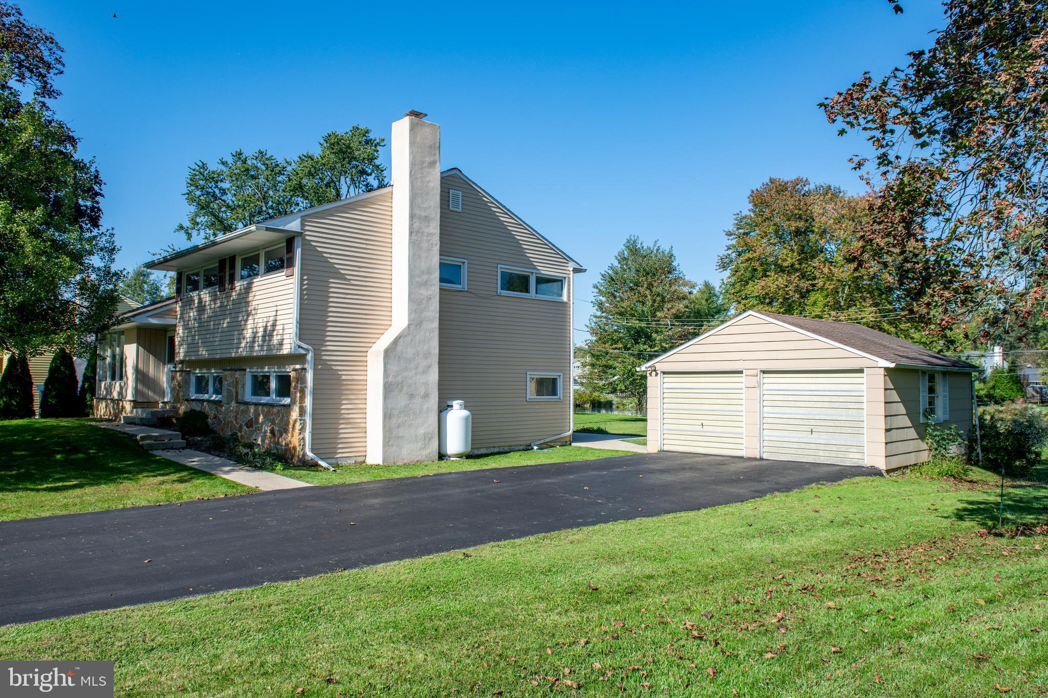 509 Lakeside Drive Exton, PA 19341 - Photo 3 of 41