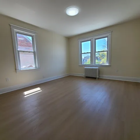 $2,985 | 704 79th Street, Unit 2, North Bergen, NJ 07047