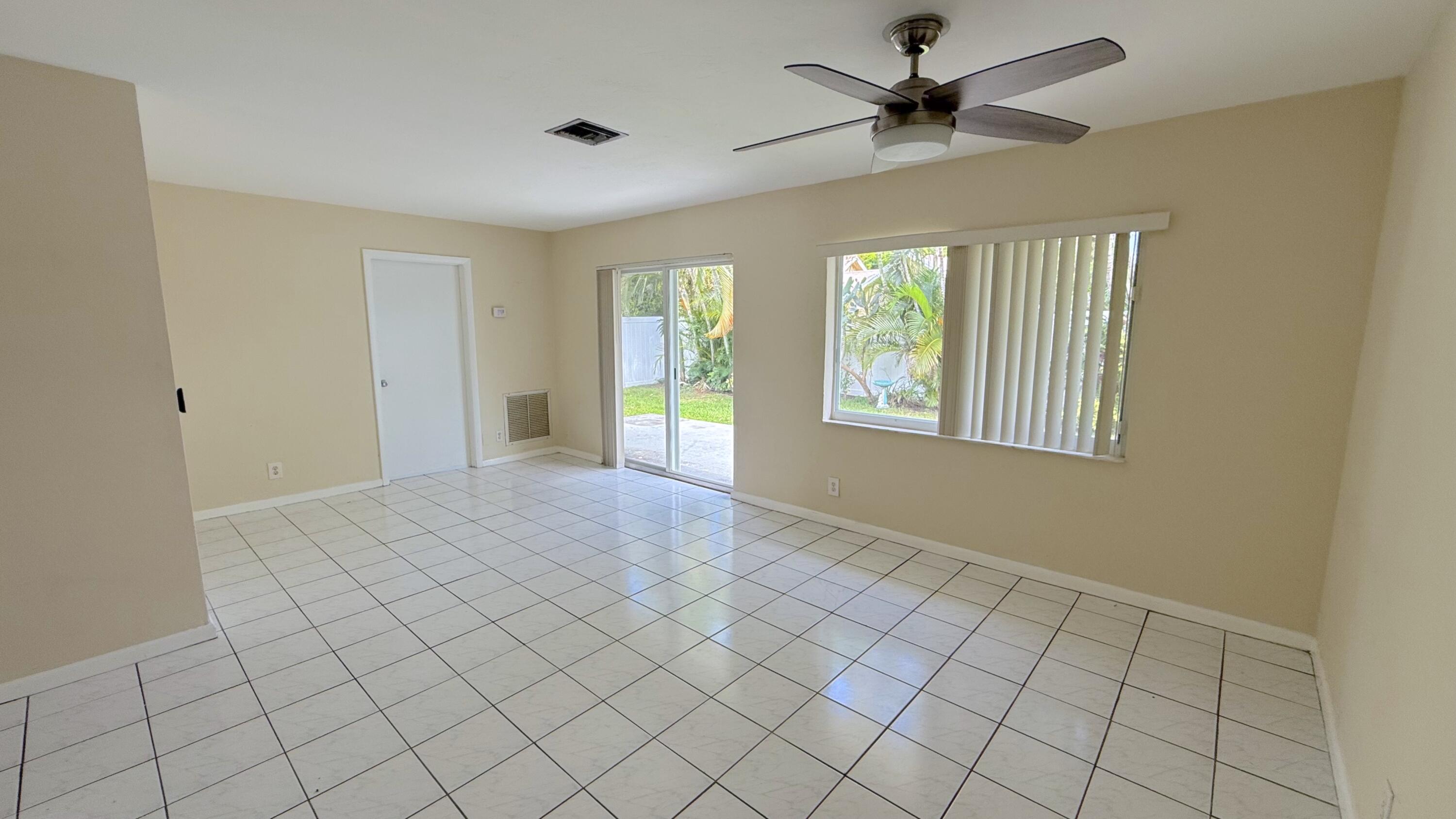 103 Laredo Lane Boca Raton, FL 33487 - Photo 11 of 25 Great Room 1