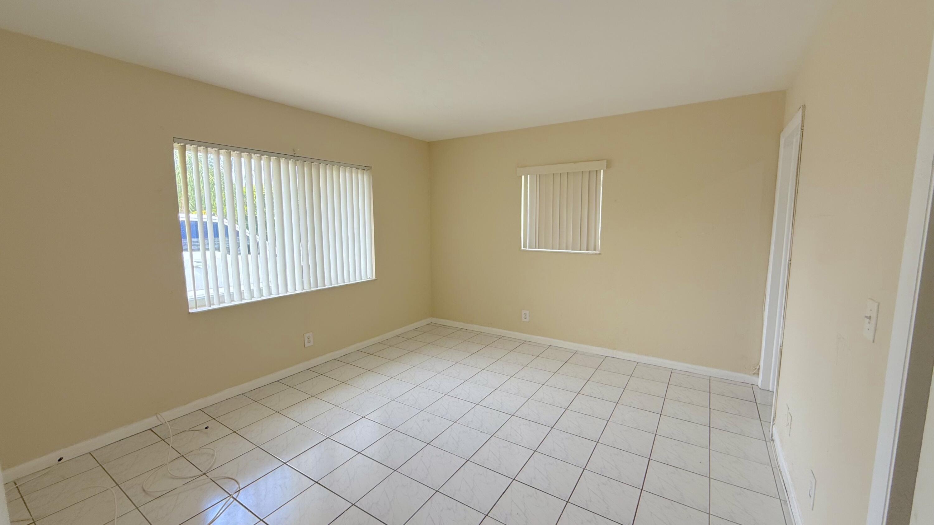 103 Laredo Lane Boca Raton, FL 33487 - Photo 19 of 25 Bedroom 1