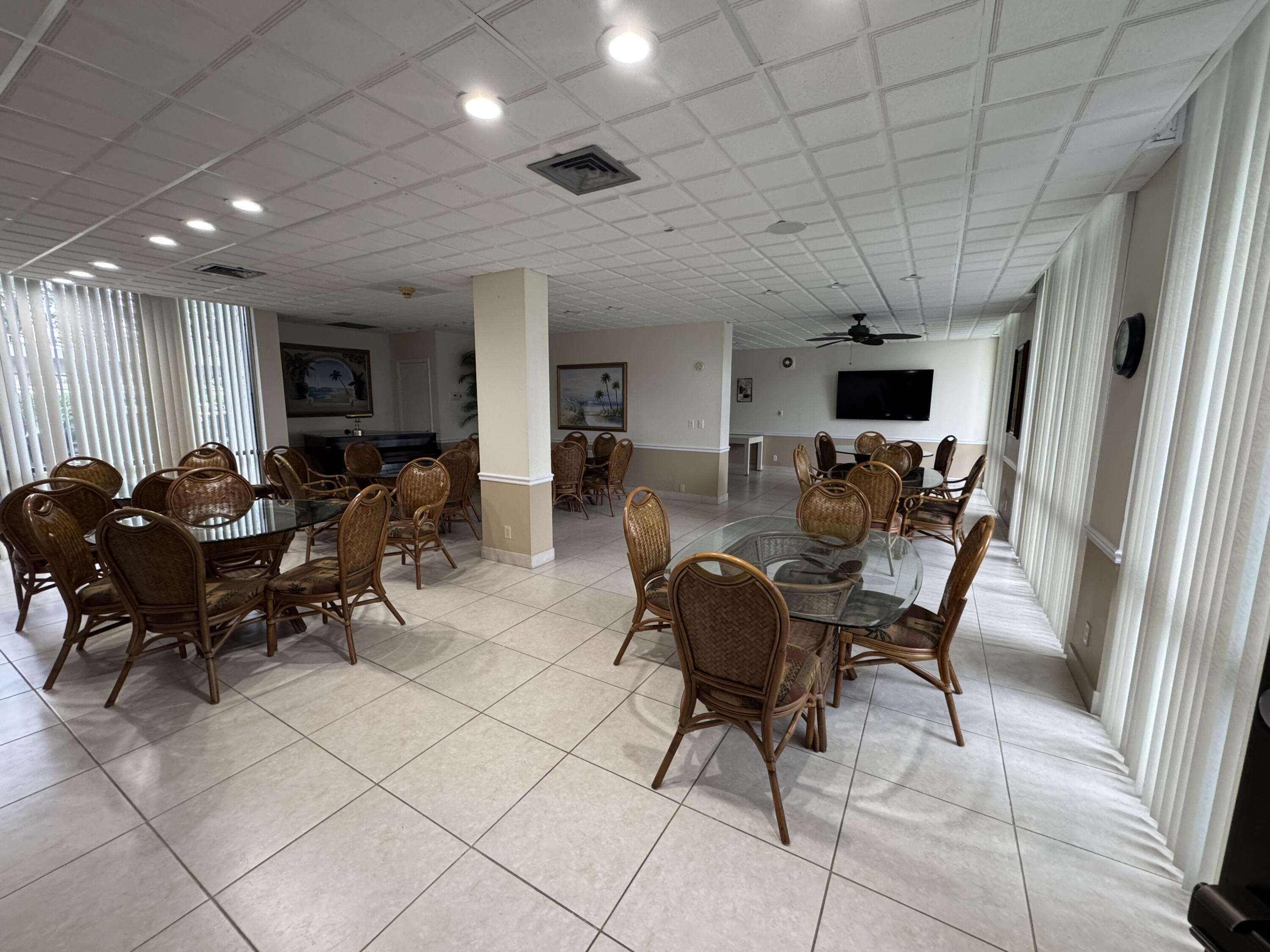 336 Golfview Road, Unit 706 North Palm Beach, FL 33408 - Photo 30 of 41 IMG_8974