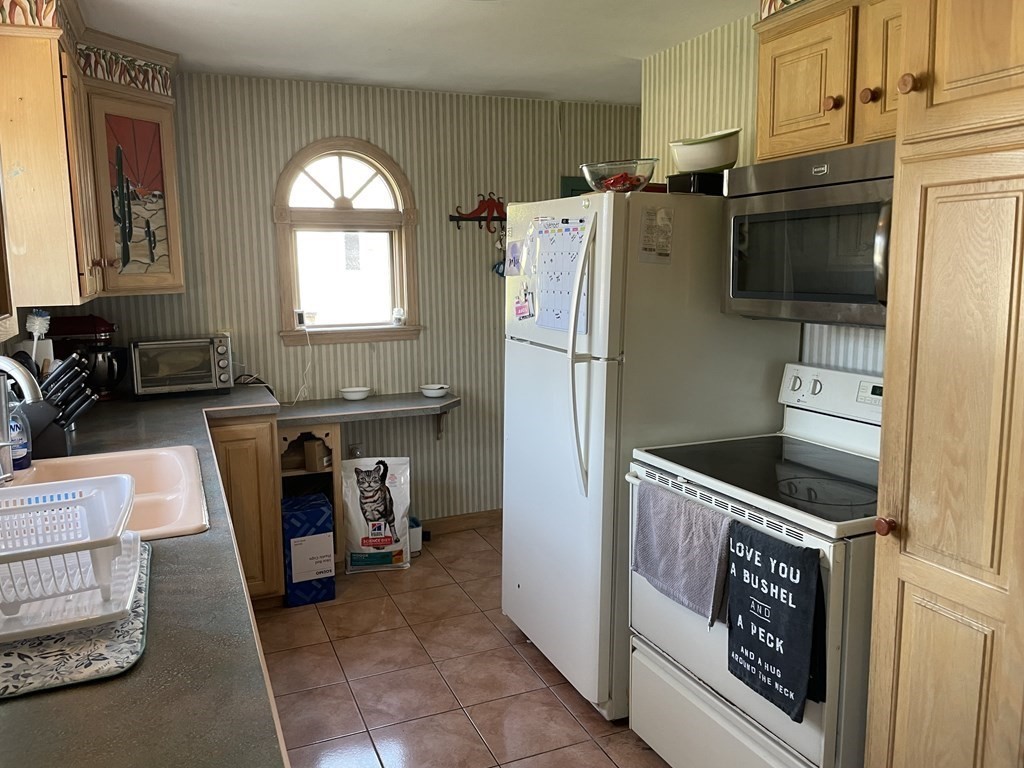 12 Lemay Road Woonsocket, RI 02895 - Photo 6 of 18