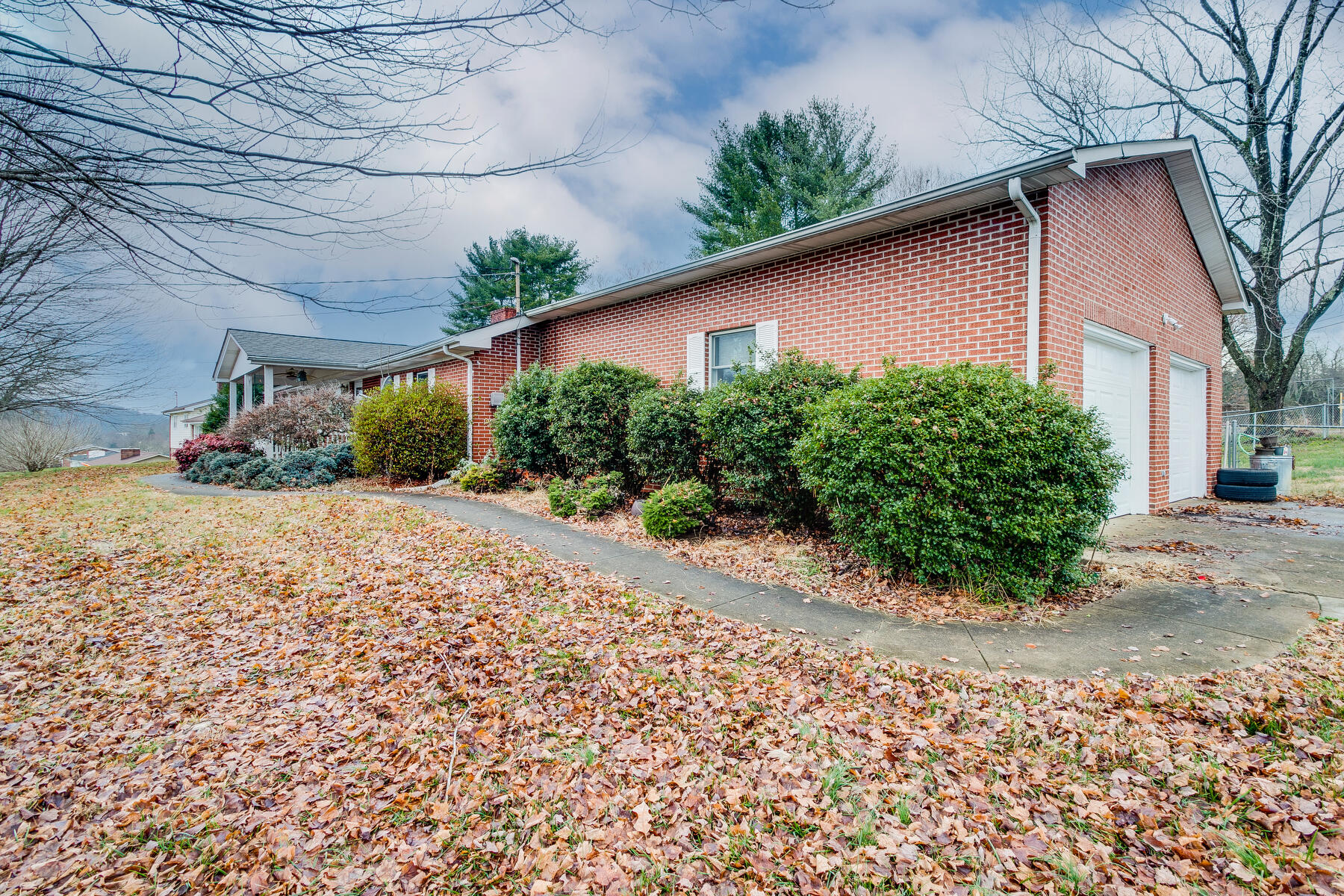 5436 Odd Fellow Road Kingsport, TN 37664 - Photo 3 of 38 003 (11)