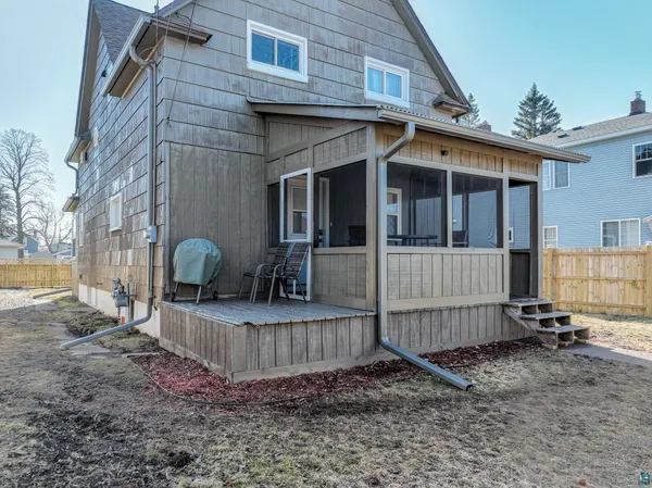 $295,000 | 1821 East 4th Street, Superior, WI 54880