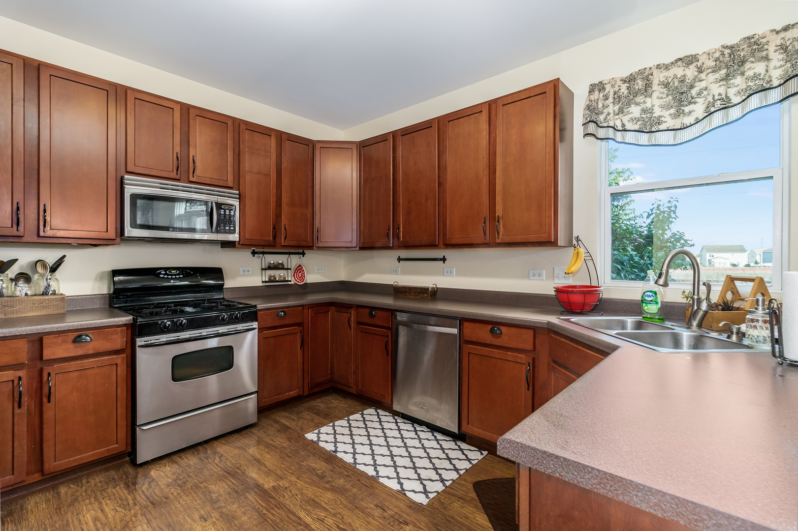 1222 Roth Drive Joliet, IL 60431 - Photo 8 of 25