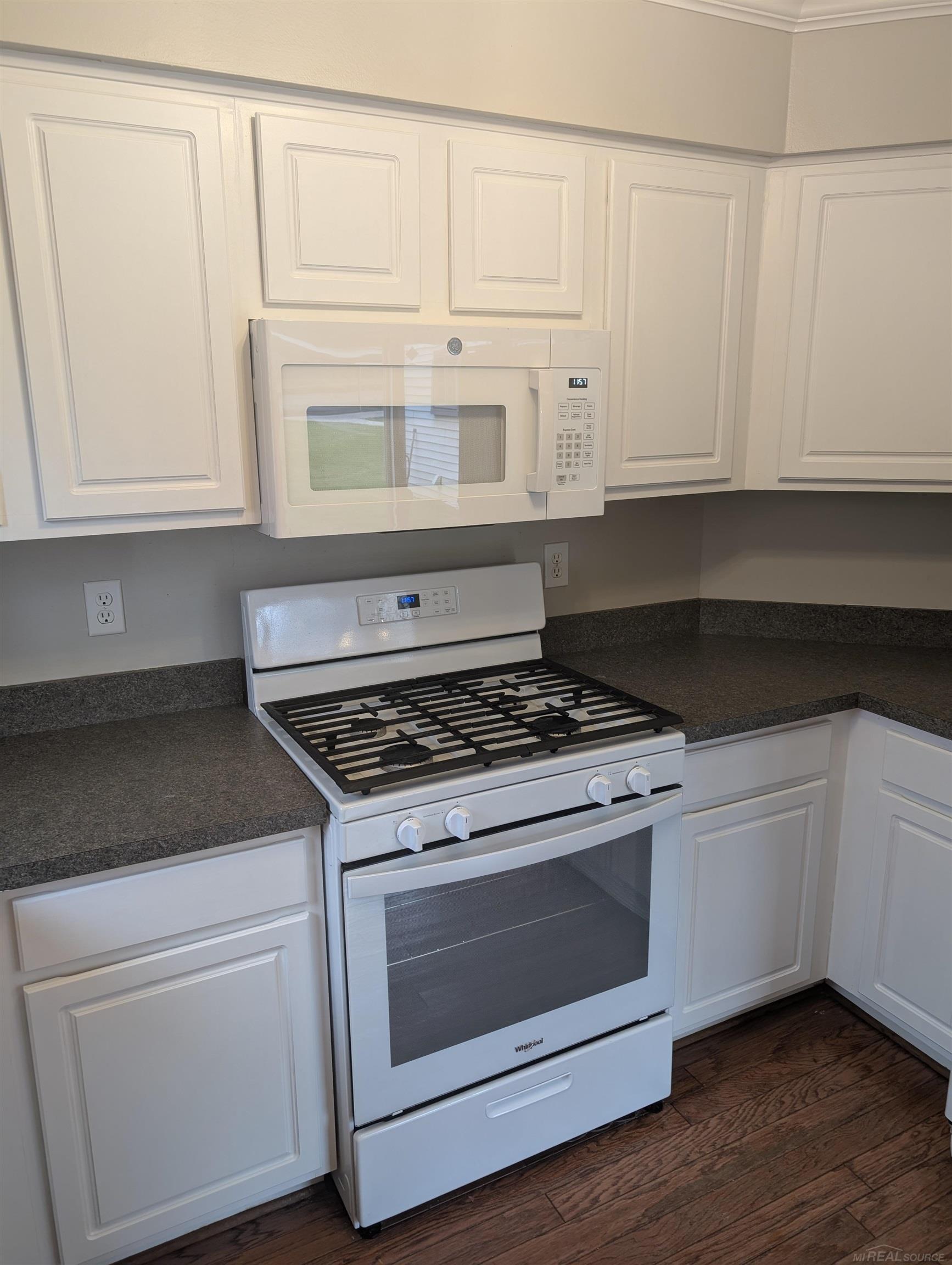 1571 Streamwood Court Rochester Hills, MI 48307 - Photo 10 of 17