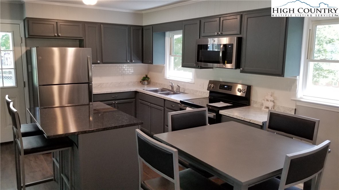 50 Rolling Green Road Sparta, NC 28675 - Photo 11 of 23 Gallery Image 11