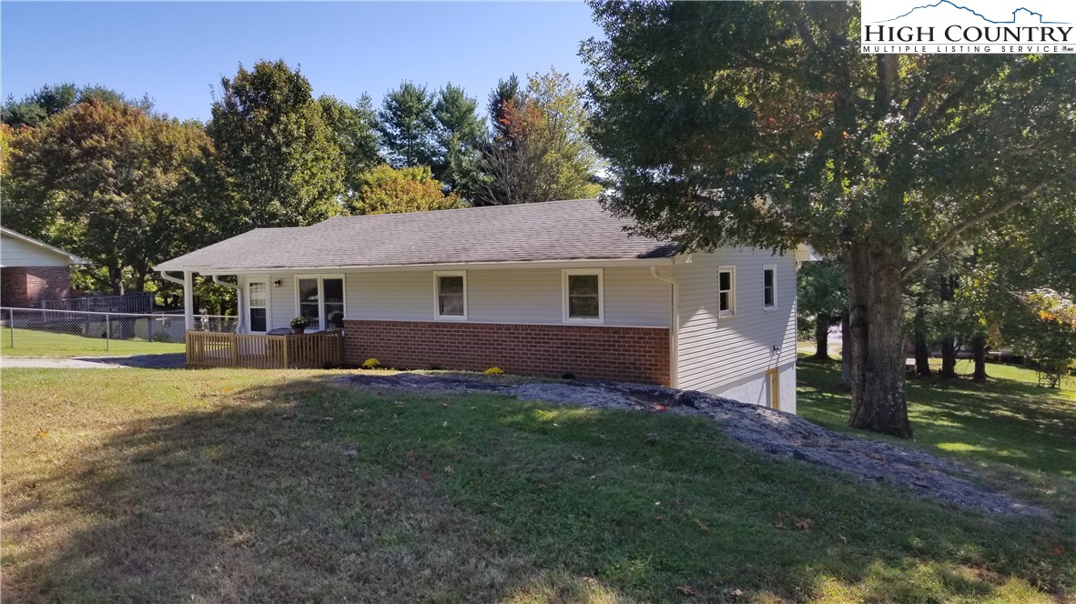 50 Rolling Green Road Sparta, NC 28675 - Photo 2 of 23 Gallery Image 2