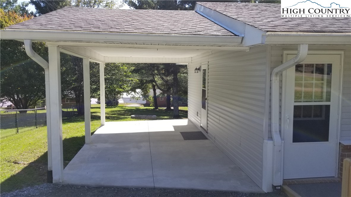 50 Rolling Green Road Sparta, NC 28675 - Photo 4 of 23 Gallery Image 4