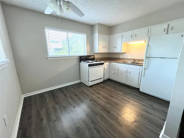 $950 | 3106 Duval Street, Unit 308, Austin, TX 78705