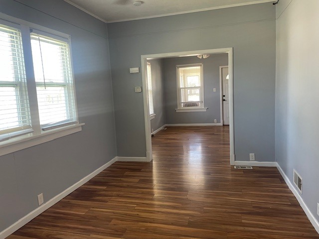 214 North 3rd Street Clinton, IA 52732 - Photo 2 of 7