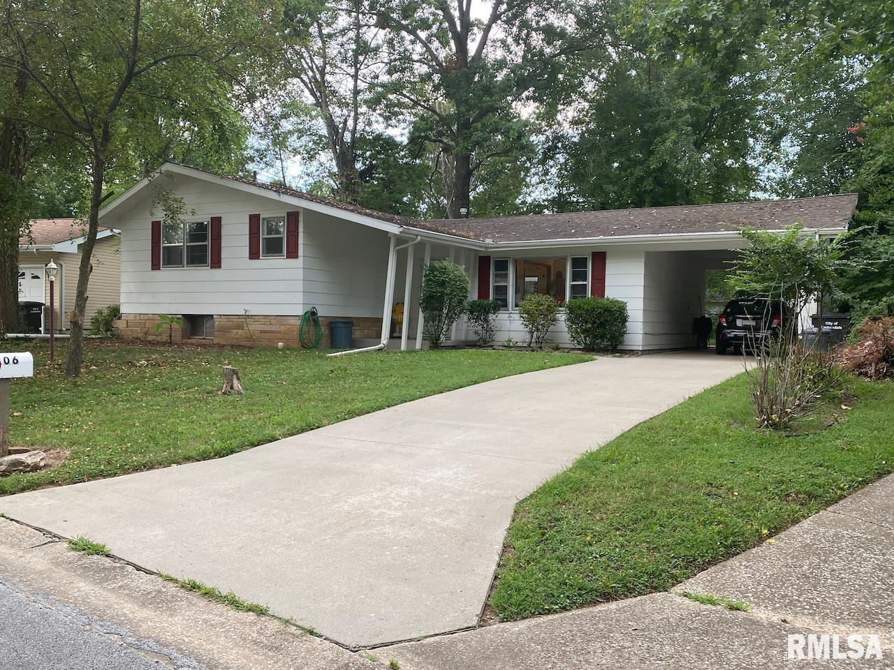 306 South Gray Drive Carbondale, IL 62901 - Photo 1 of 18