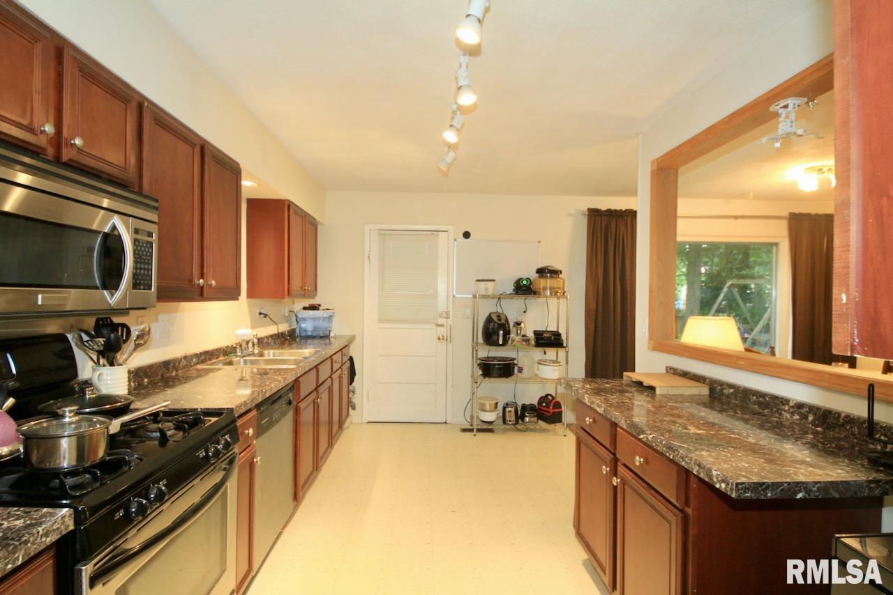 306 South Gray Drive Carbondale, IL 62901 - Photo 5 of 18