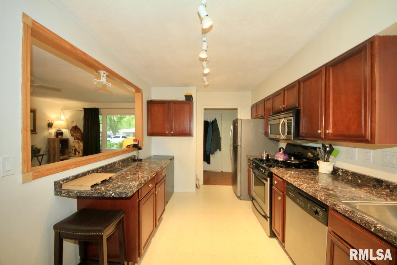 306 South Gray Drive Carbondale, IL 62901 - Photo 6 of 18