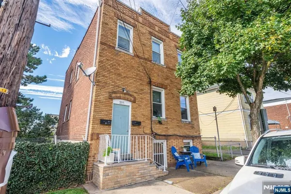 $1,700 | 305 Harrison Avenue, Unit 2, Garfield, NJ 07026