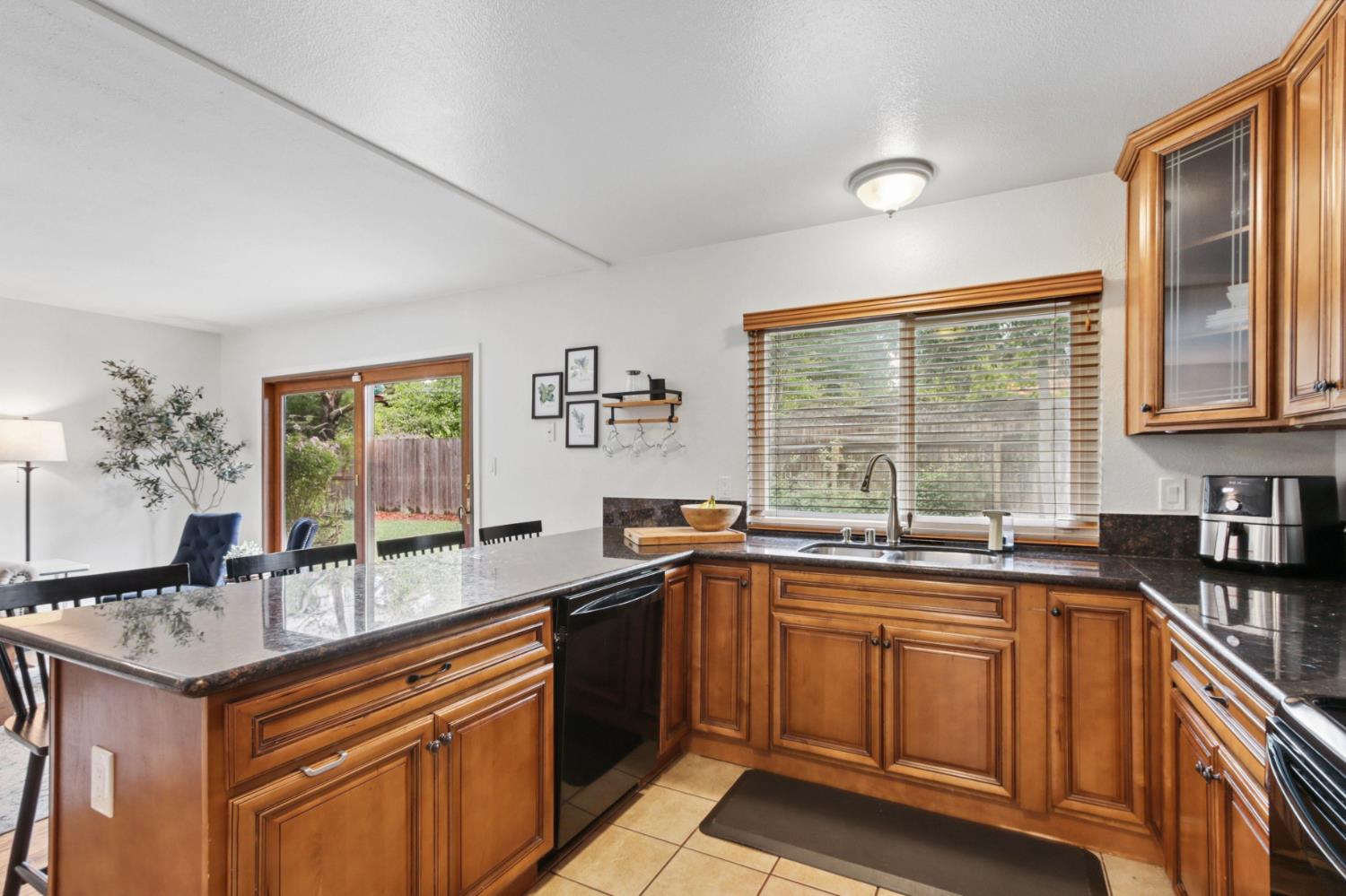 3948 Cowell Boulevard Davis, CA 95618 - Photo 27 of 55