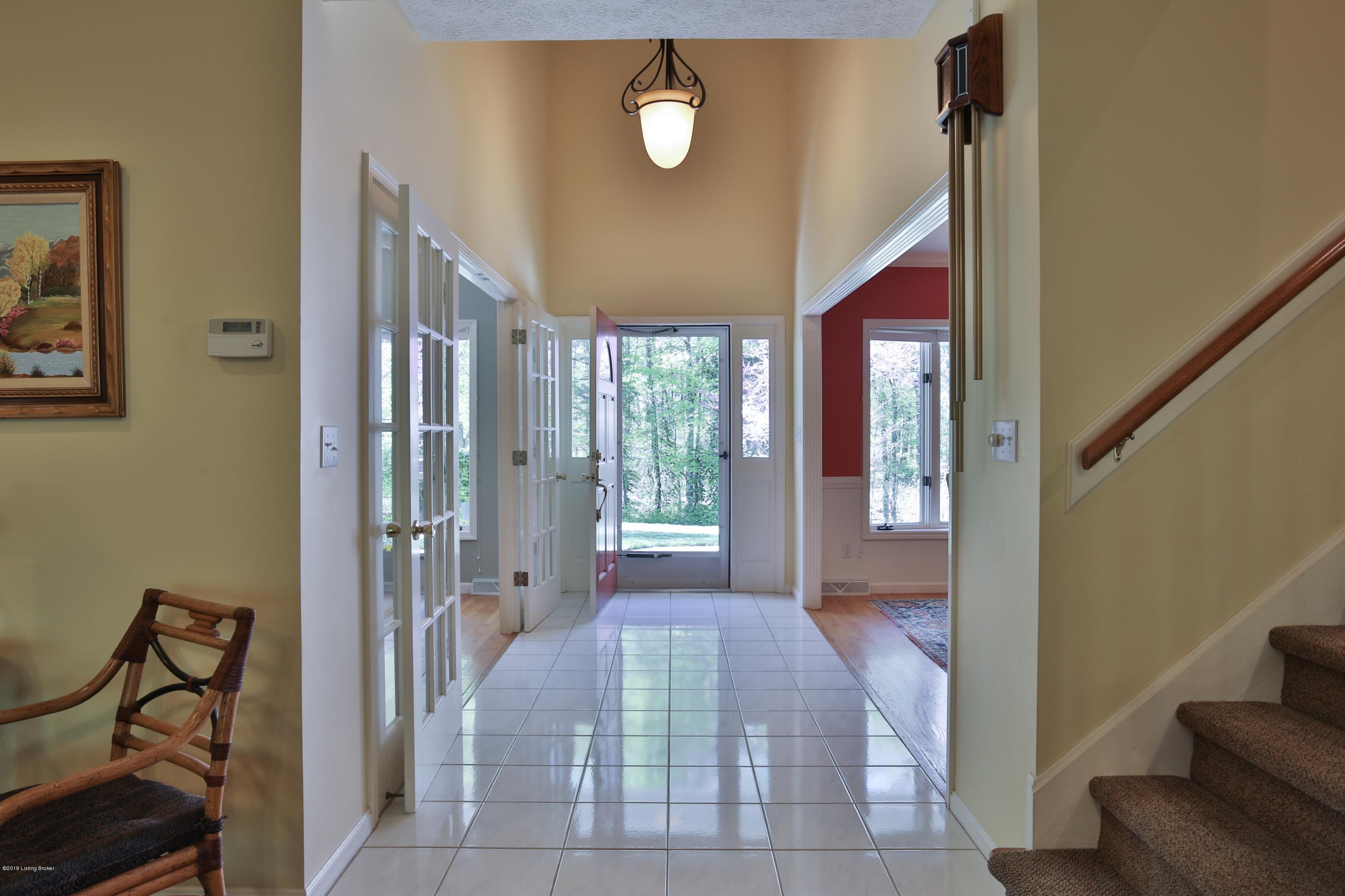 7401 Old Heady Road Louisville, KY 40299 - Photo 6 of 56 Foyer