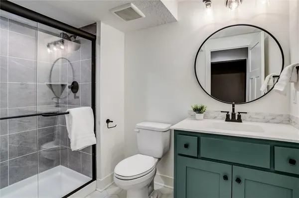$525,000 | 7370 North Lamar Drive, Kansas City, MO 64152