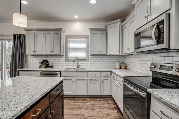 $525,000 | 7370 North Lamar Drive, Kansas City, MO 64152