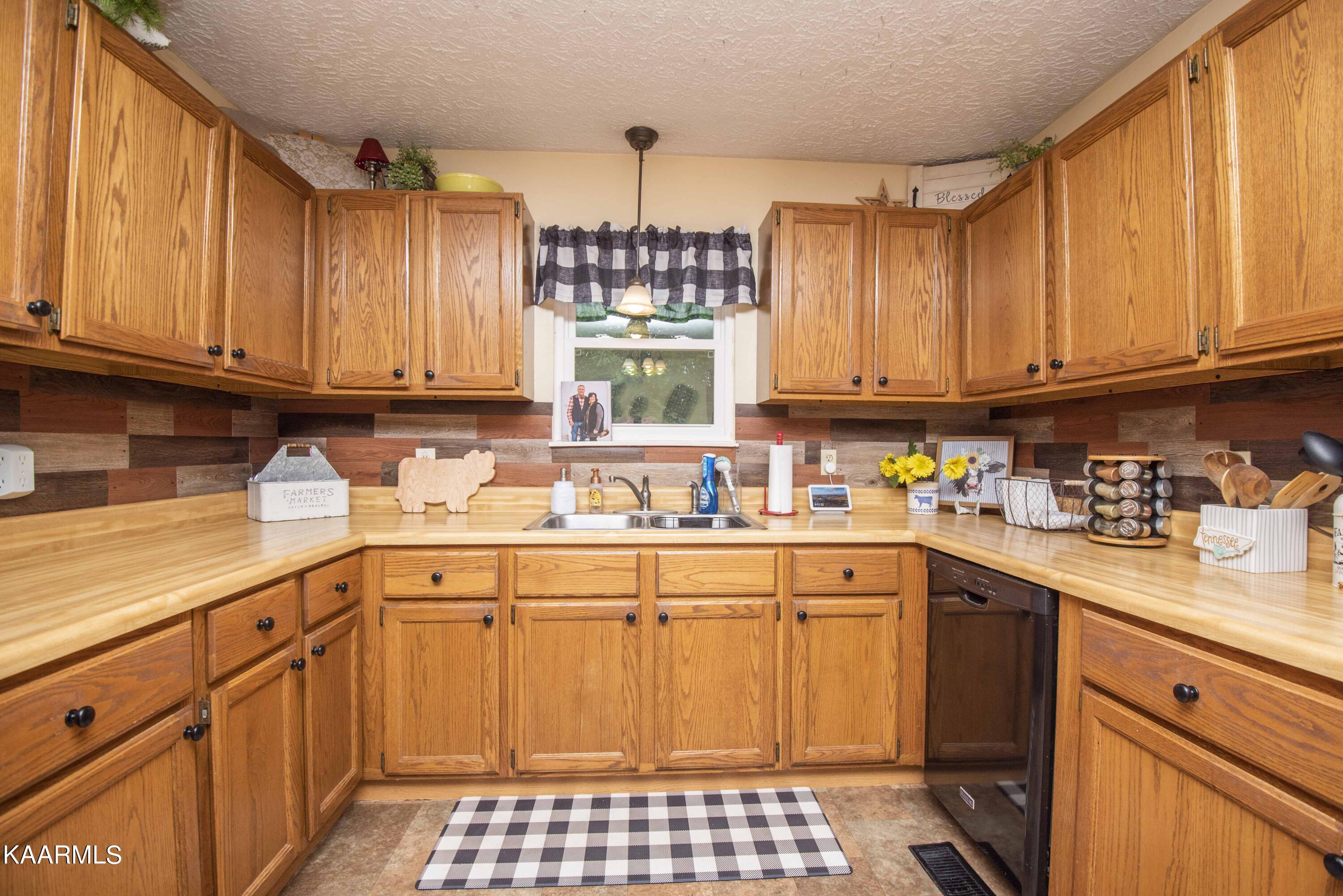 7411 Thomas Weaver Road Maynardville, TN 37807 - Photo 18 of 60 kitchen 3_1