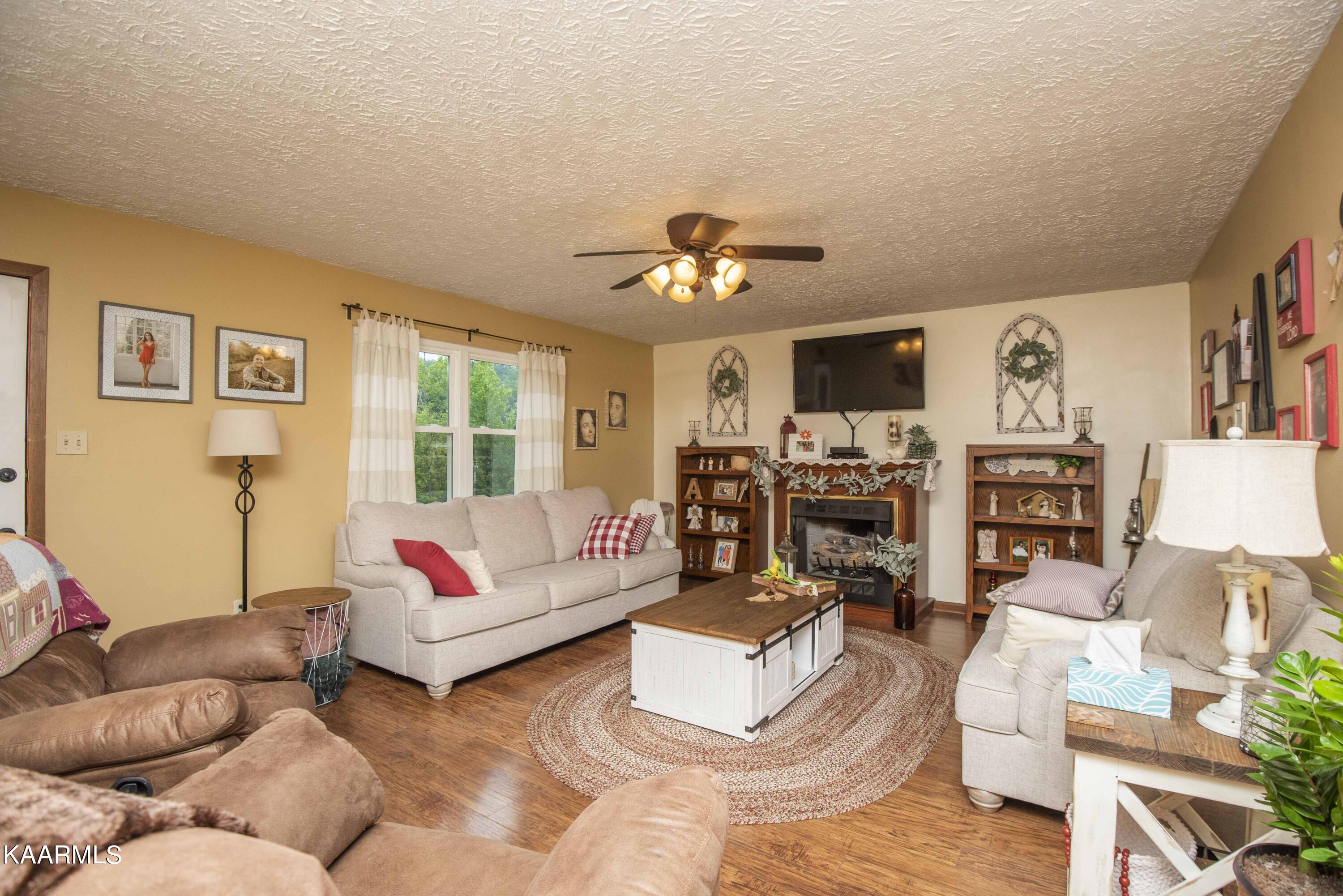 7411 Thomas Weaver Road Maynardville, TN 37807 - Photo 25 of 60 living 3_1