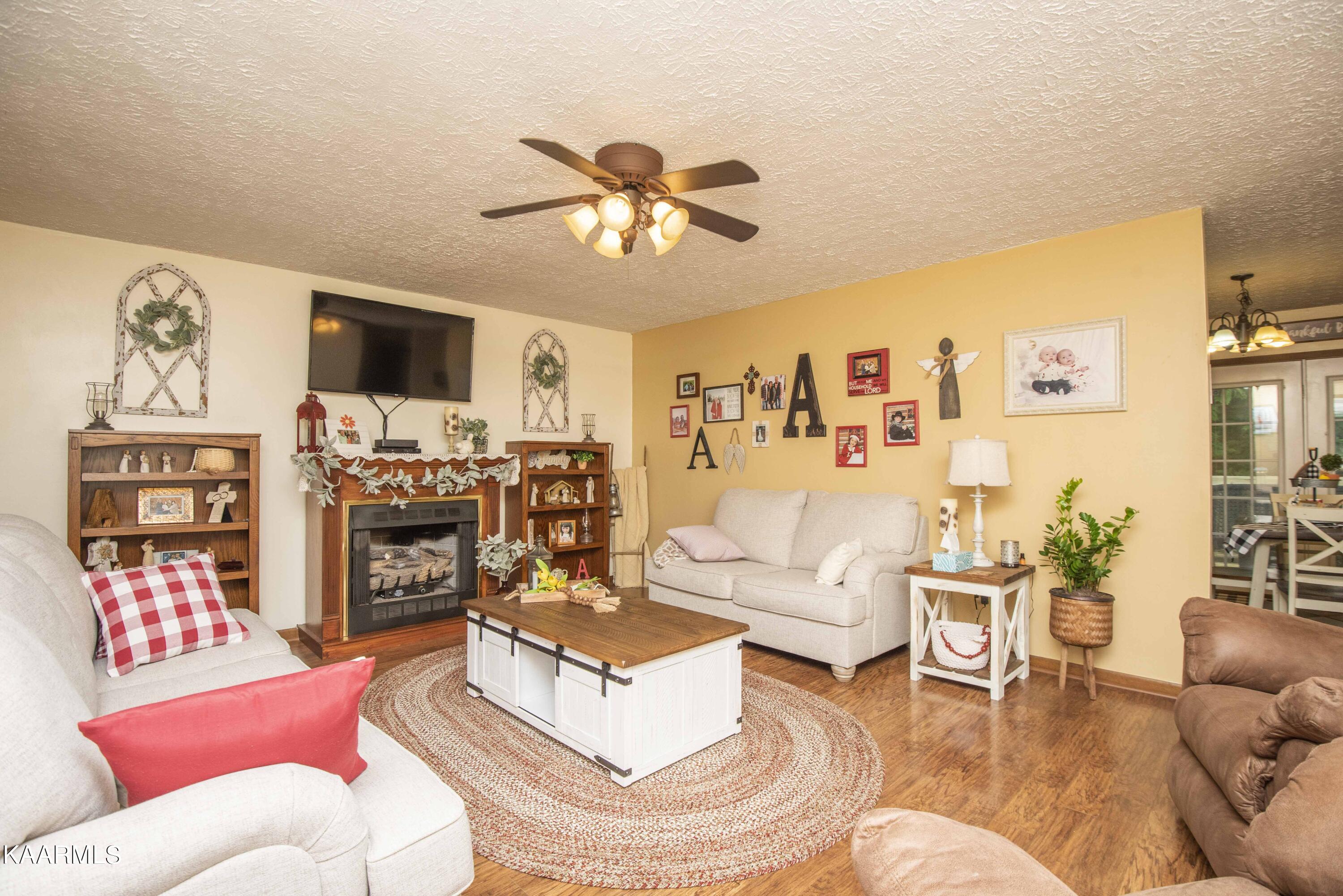 7411 Thomas Weaver Road Maynardville, TN 37807 - Photo 28 of 60 living_1