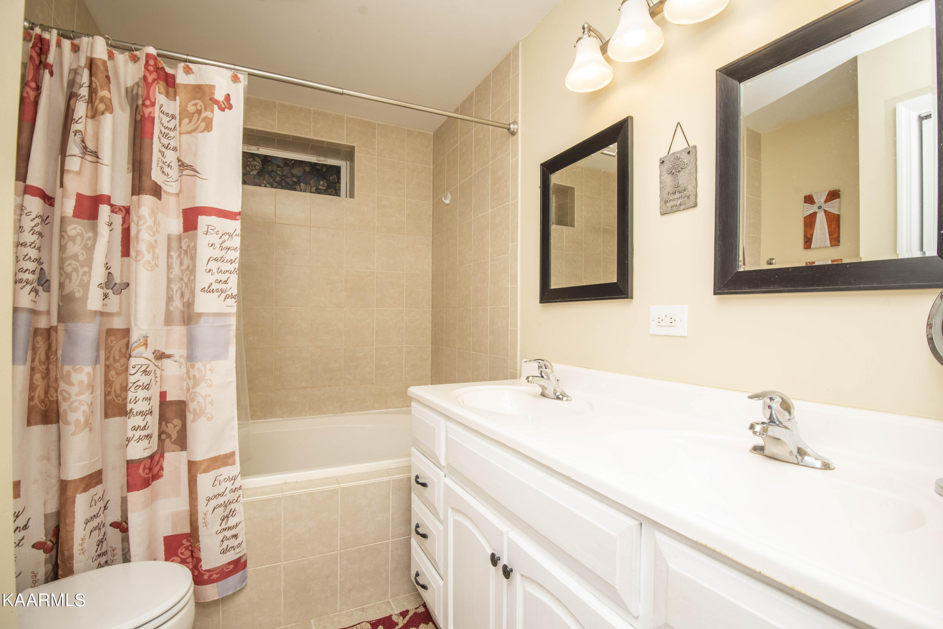 7411 Thomas Weaver Road Maynardville, TN 37807 - Photo 33 of 60 master bath_1