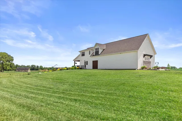 $1,300,000 | S53-w26764 Gemstone Court, Waukesha, WI 53189