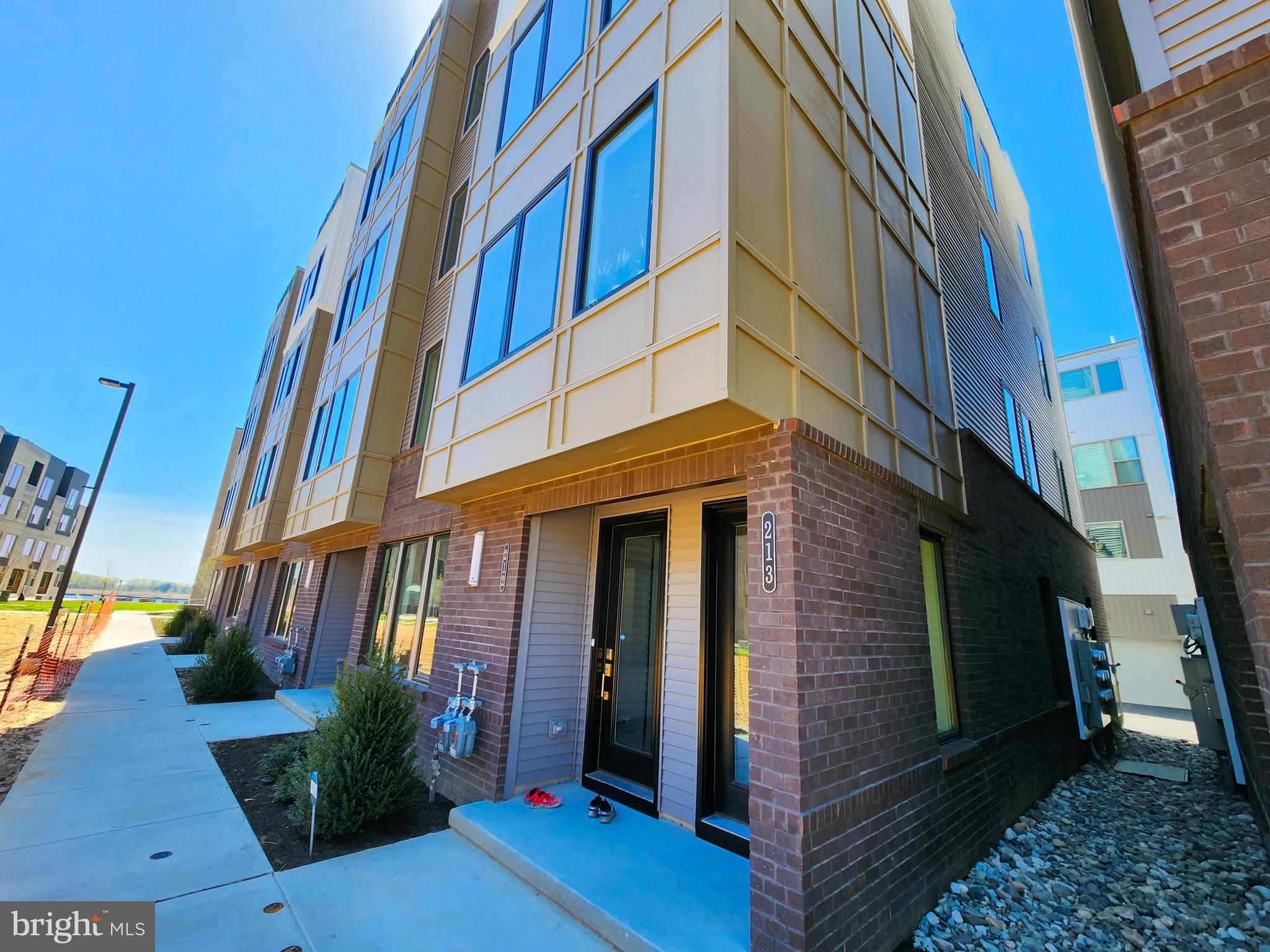 3150 Parkview Walk, Unit 213 Philadelphia, PA 19125 - Photo 21 of 21 a view of a building