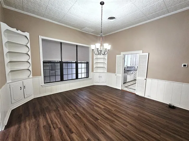 a view of livingroom with workspace