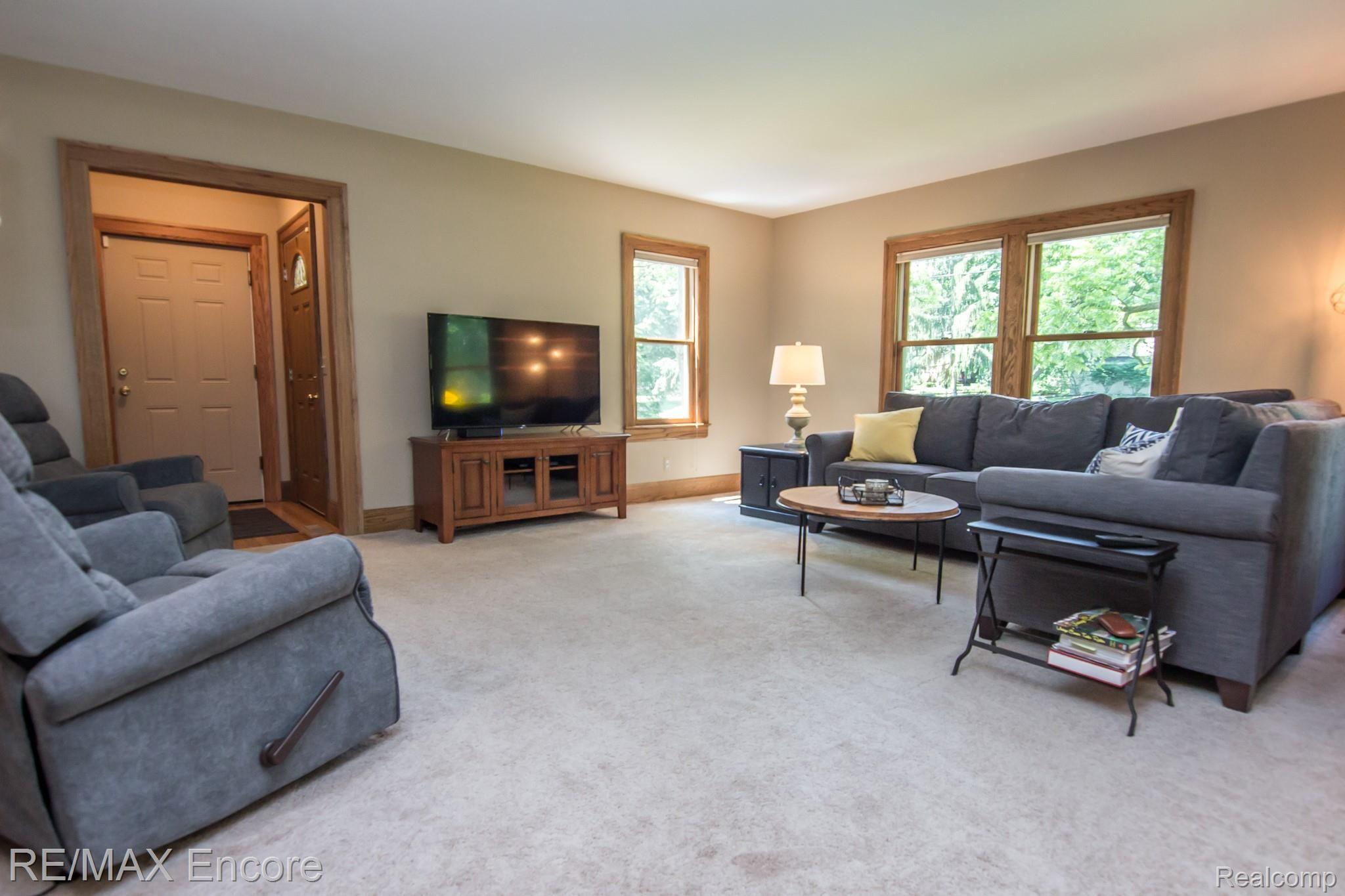 2645 Hickory Lawn Road Rochester, MI 48307 - Photo 4 of 39 Great Room
