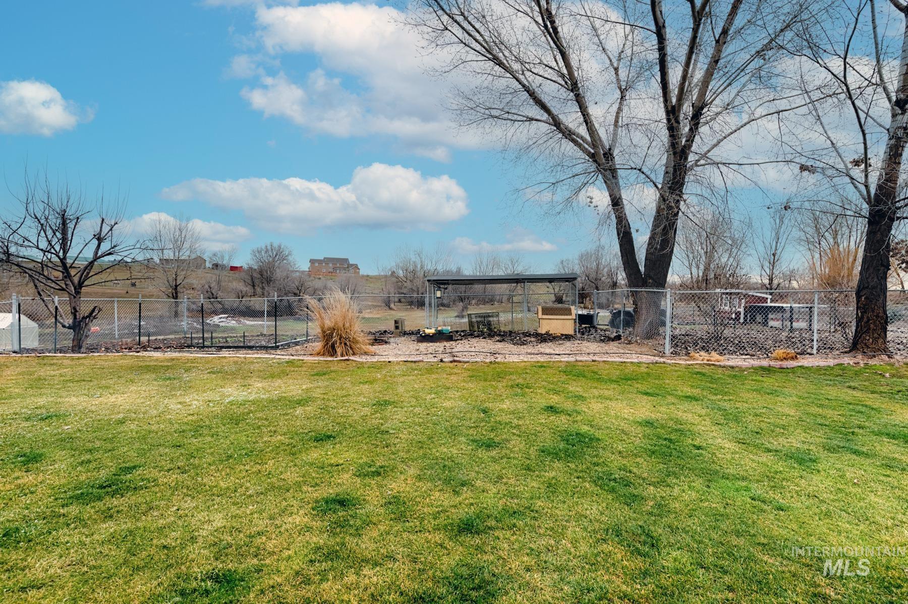 7500 Pleasant View Drive Caldwell, ID 83607 - Photo 33 of 43 View of yard