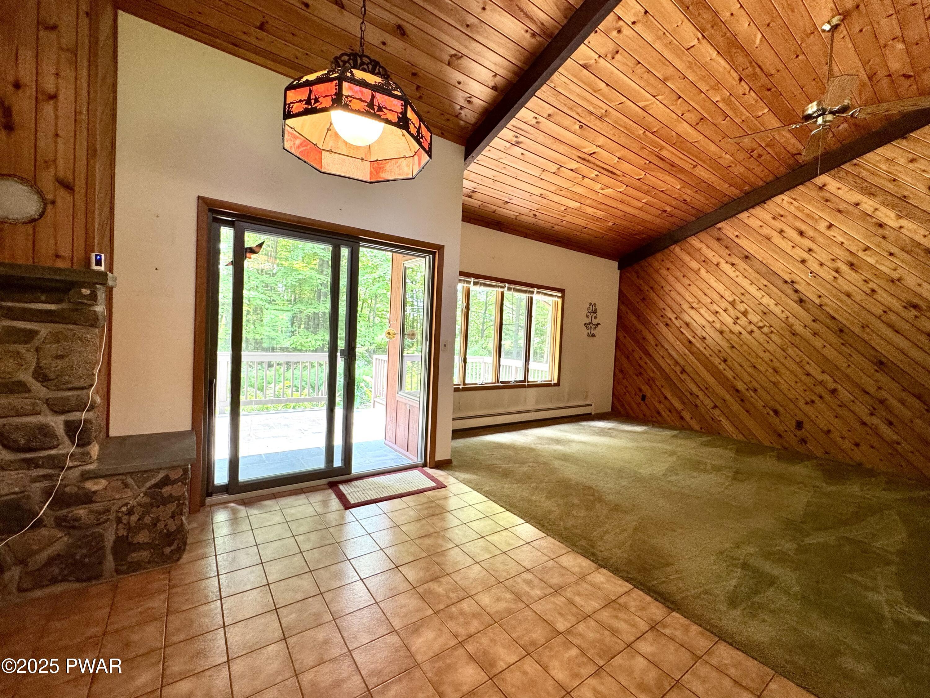 748 Spring Hill Road Sterling, PA 18463 - Photo 22 of 59 Great Room