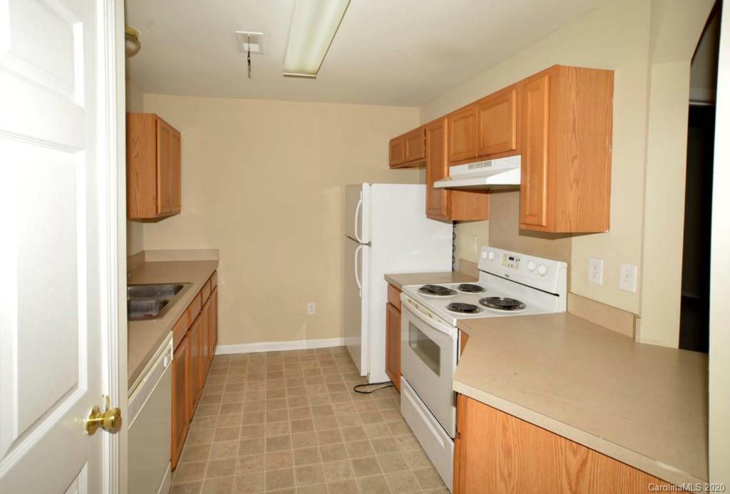 415 Tom Hunter Road Charlotte, NC 28213 - Photo 3 of 10 Gallery Image 3