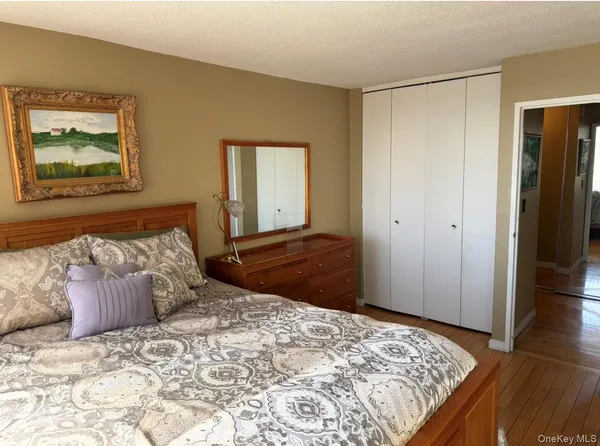 $818,000 | 1 Bay Club Drive, Unit 7M | Bay Terrace