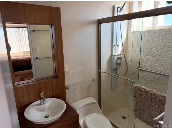 $818,000 | 1 Bay Club Drive, Unit 7M | Bay Terrace
