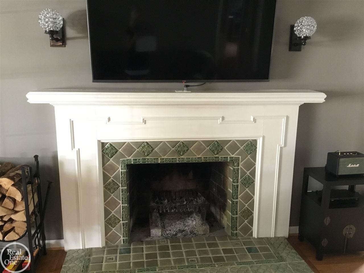 951 North Oxford Road Grosse Pointe Woods, MI 48236 - Photo 10 of 32