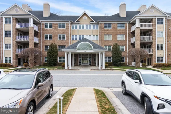 $569,000 | 210 Belmont Forest Court, Unit 306, Lutherville-Timonium, MD 21093