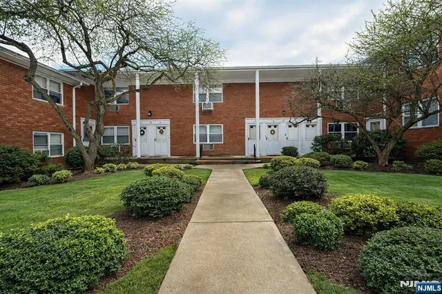 $239,000 | 55 Knox Terrace, Unit 1A, Wayne, NJ 07470