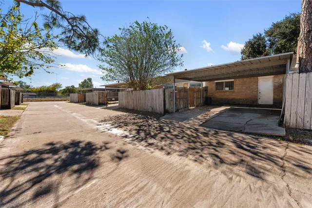 $119,000 | 6947 Chasewood Drive, Houston, TX 77489