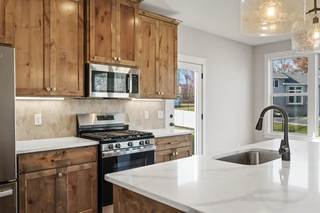 $565,900 | 11287 195th Circle Northwest, Elk River, MN 55330