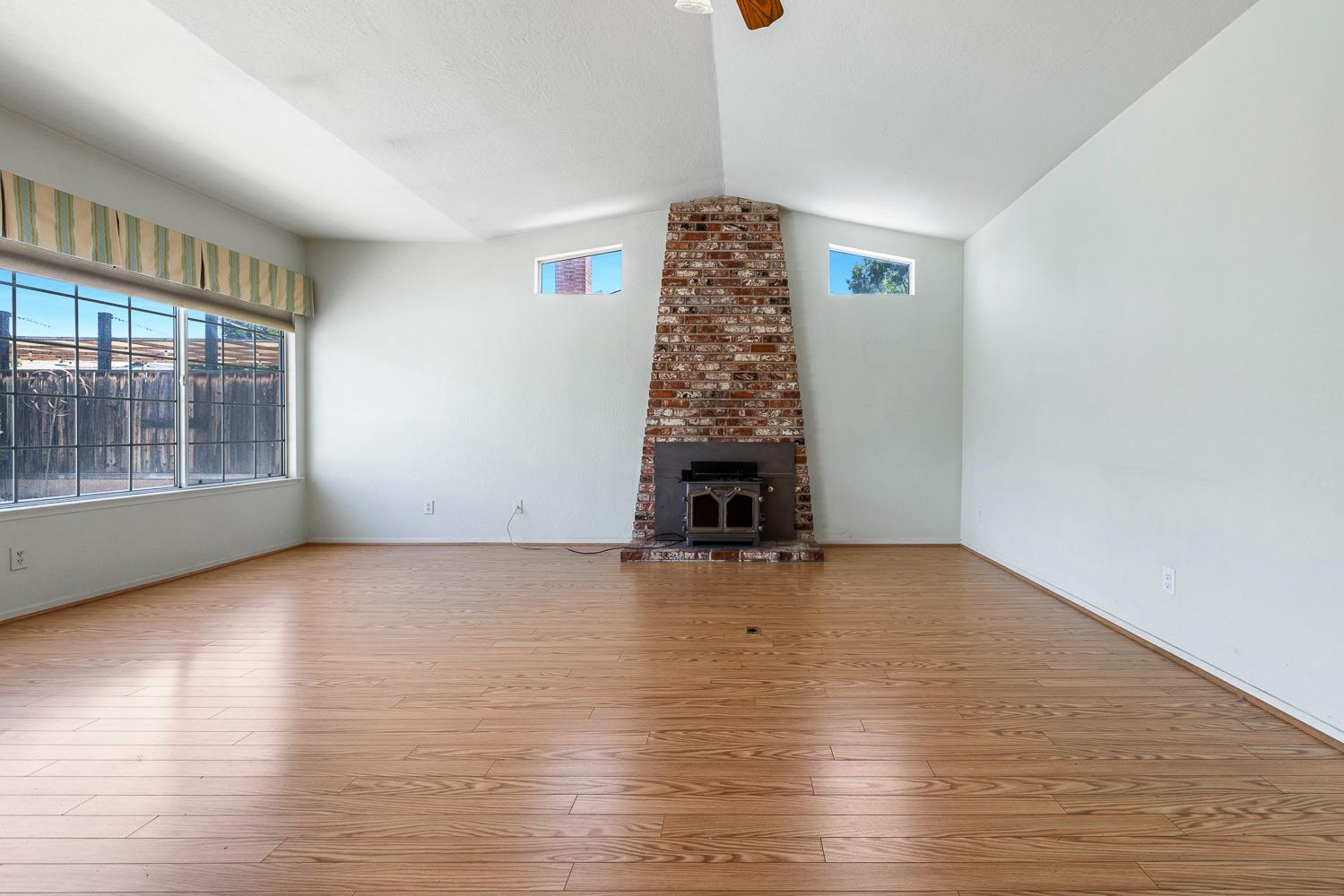 1461 Rall Avenue Clovis, CA 93611 - Photo 12 of 38