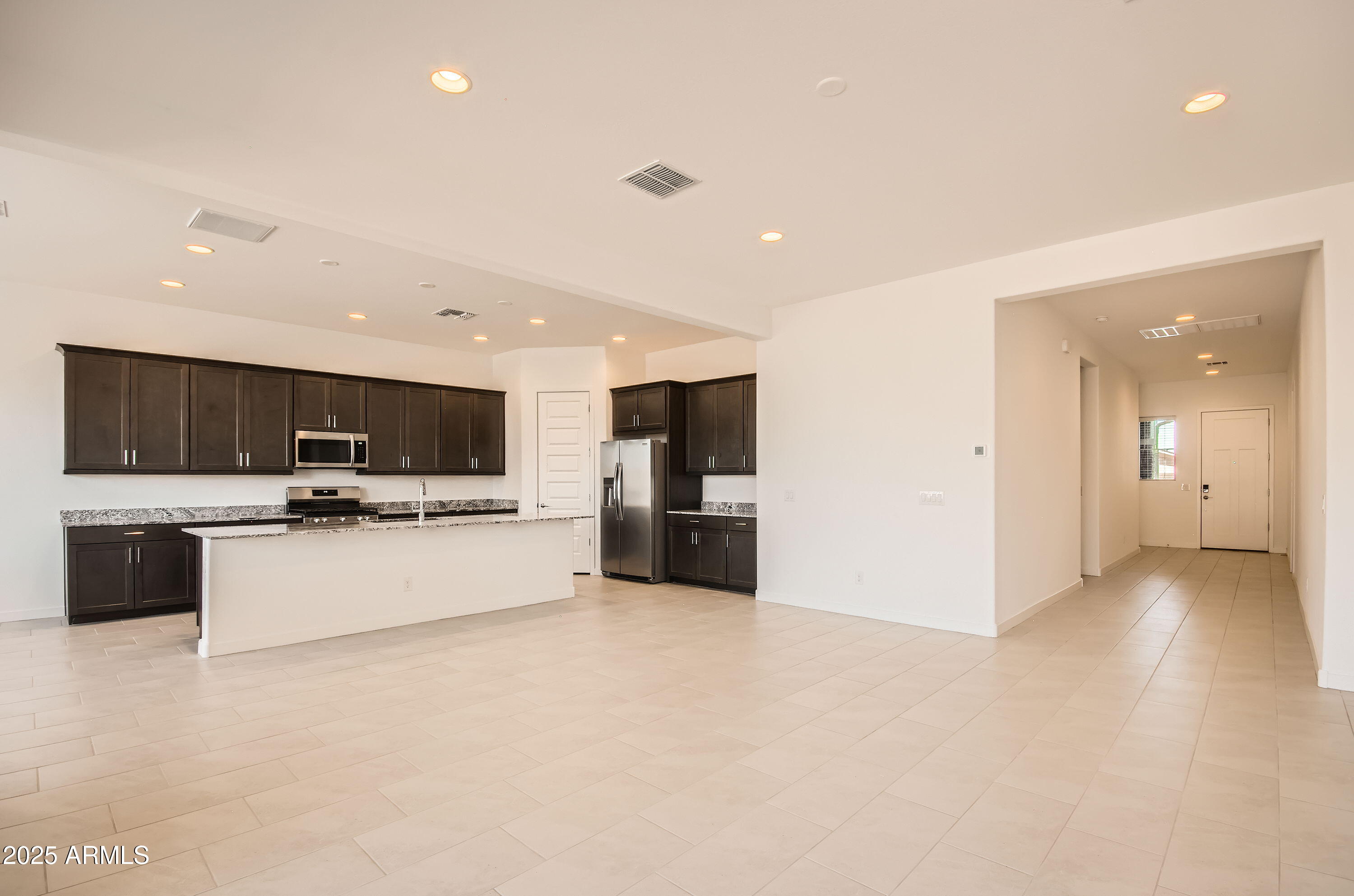 974 Saddle Run Apache Junction, AZ 85120 - Photo 3 of 36 Great Room